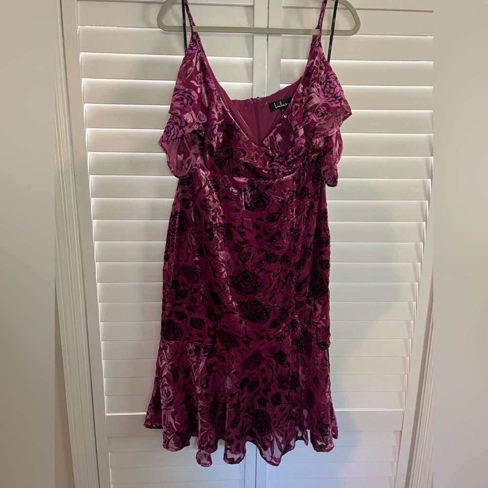 Lulu’s velvet burnout rose dress